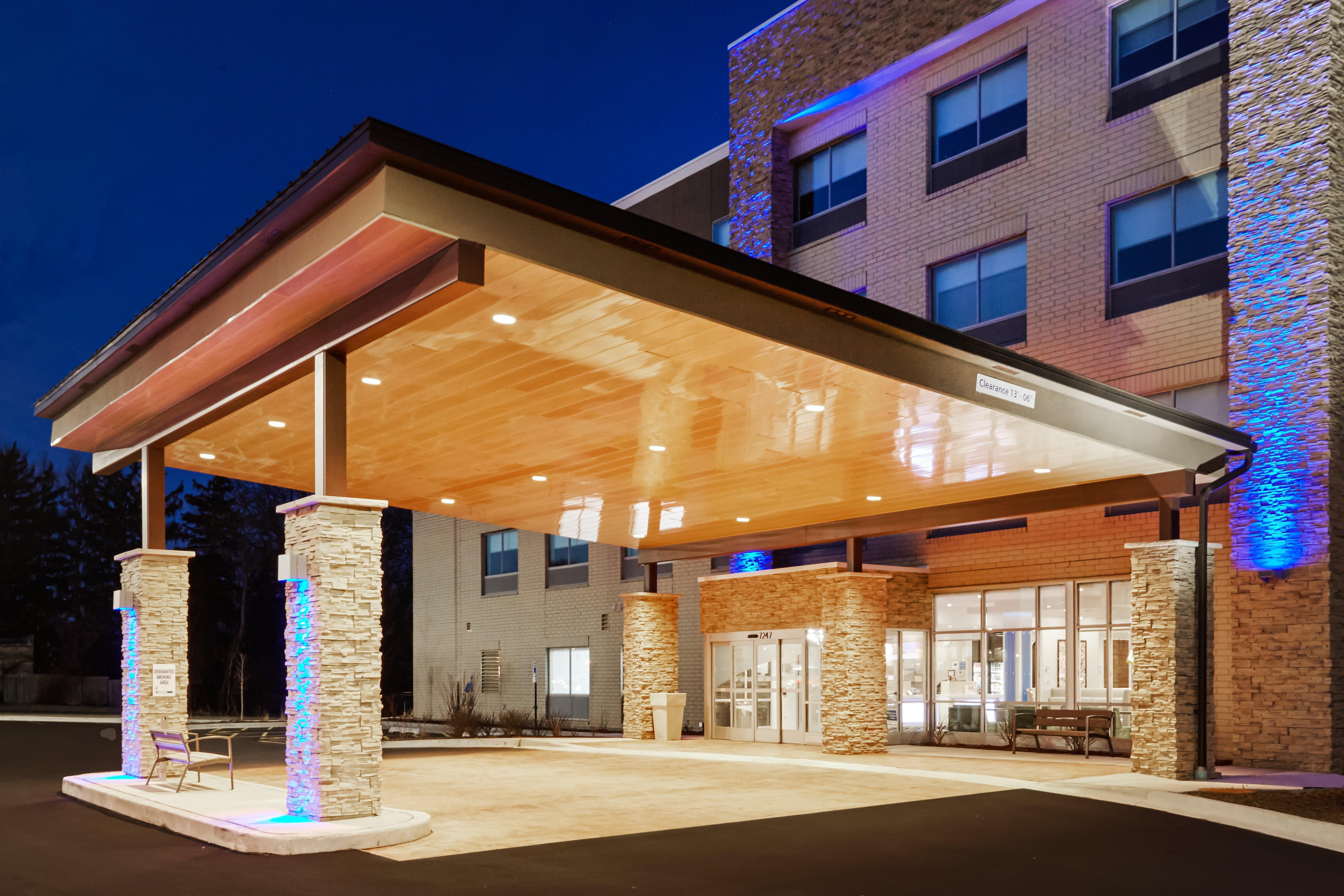 Holiday Inn Express & Suites Chicago North Shore - Niles By Ihg Εξωτερικό φωτογραφία