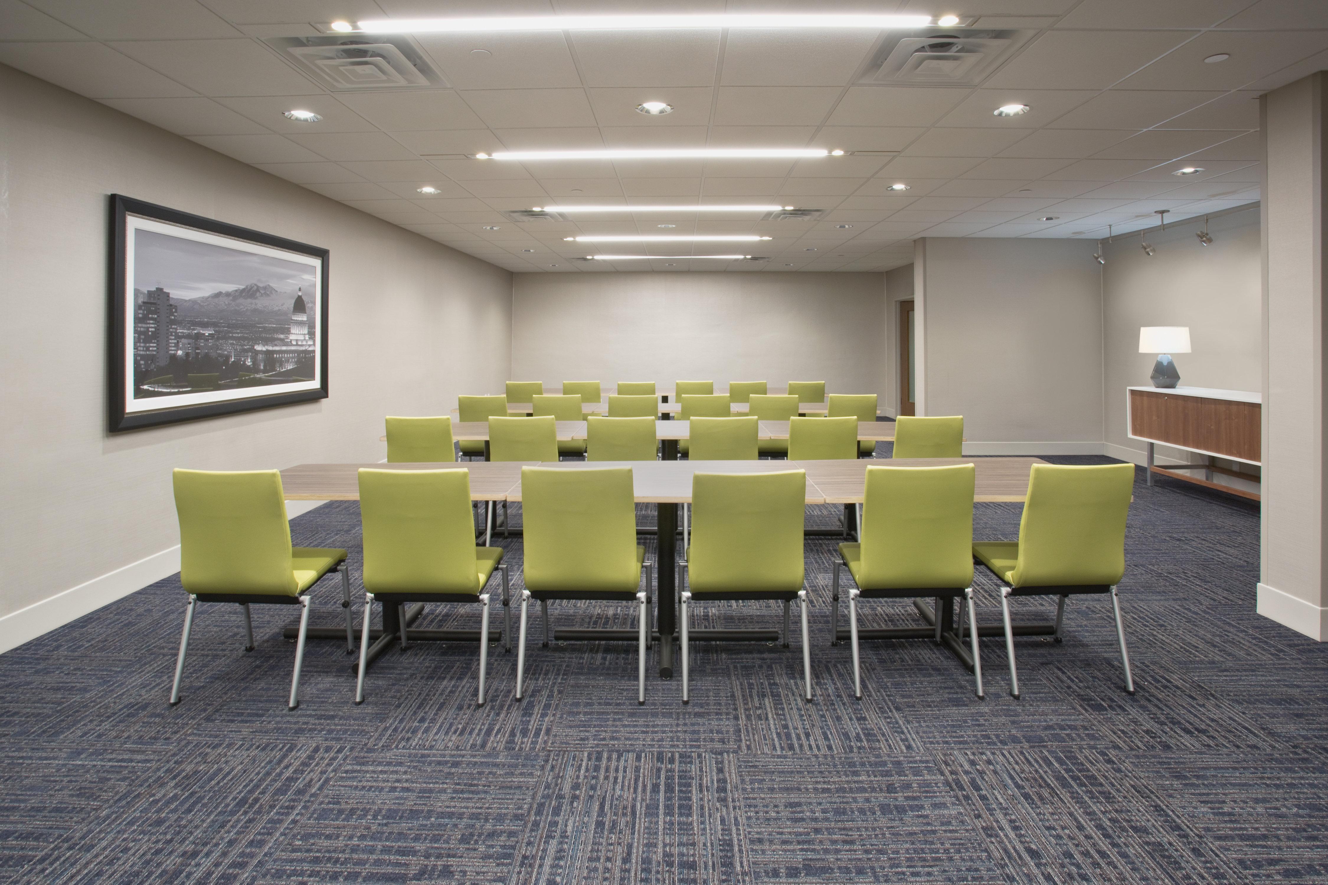 Holiday Inn Express & Suites Chicago North Shore - Niles By Ihg Εξωτερικό φωτογραφία