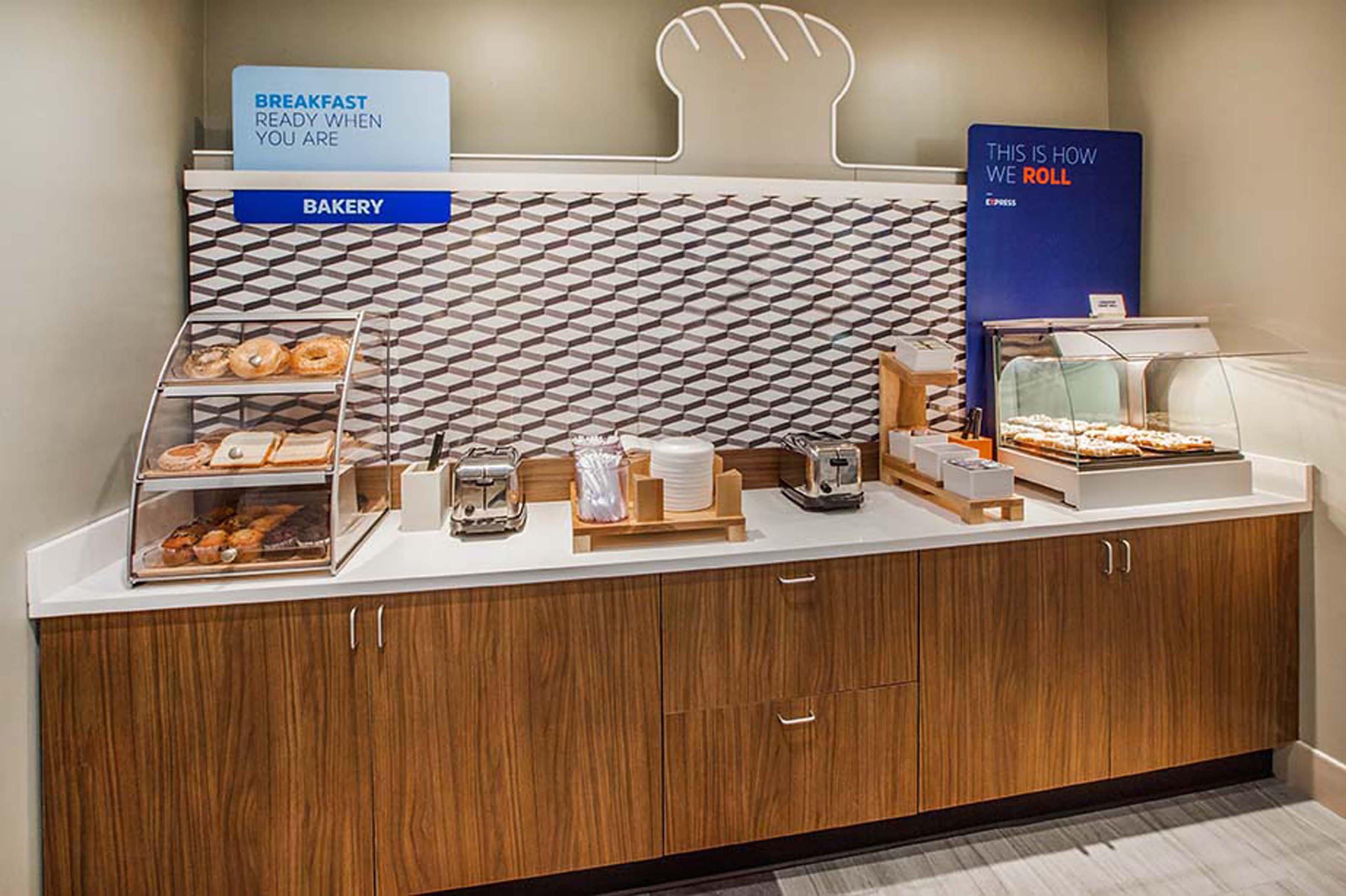 Holiday Inn Express & Suites Chicago North Shore - Niles By Ihg Εξωτερικό φωτογραφία
