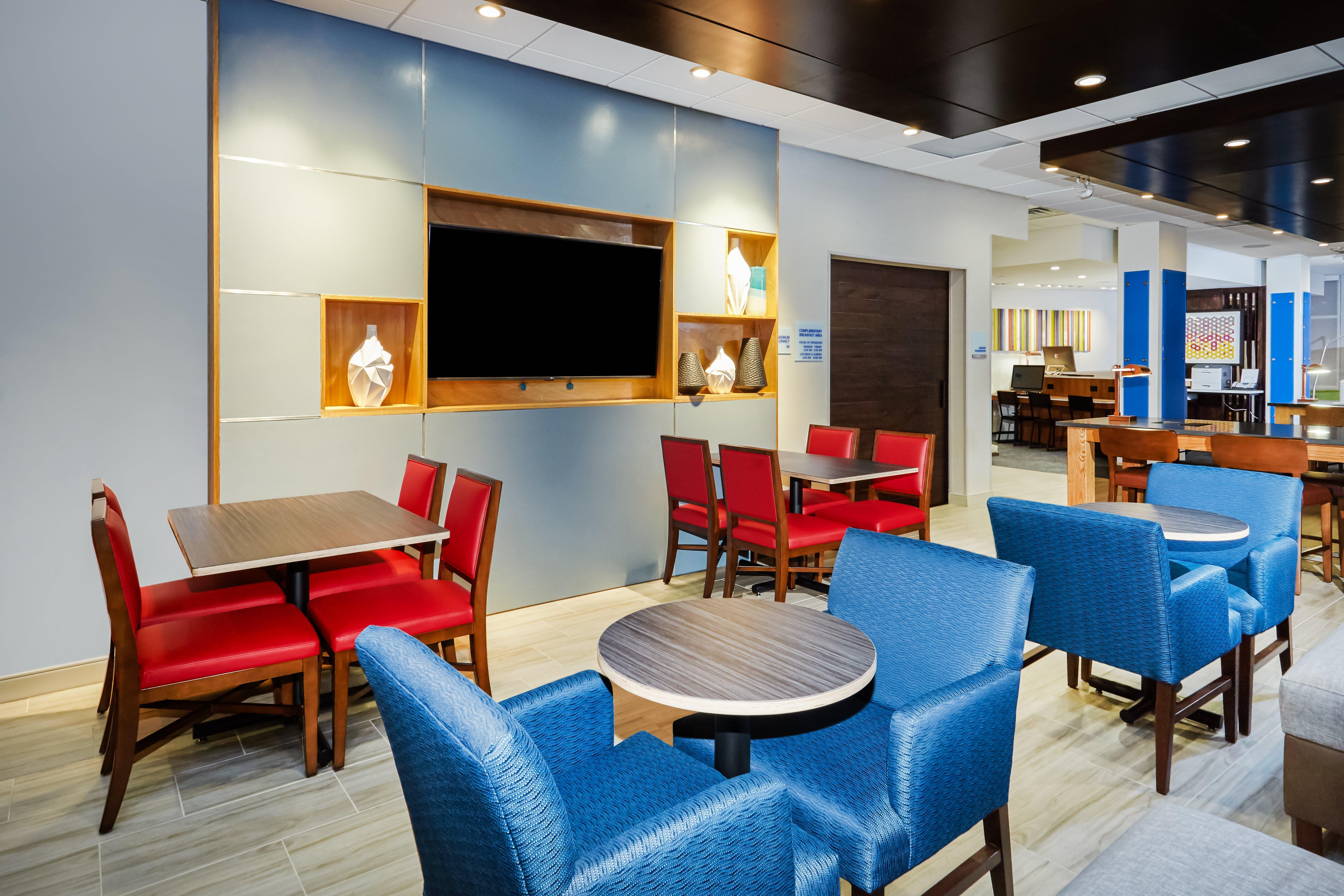 Holiday Inn Express & Suites Chicago North Shore - Niles By Ihg Εξωτερικό φωτογραφία