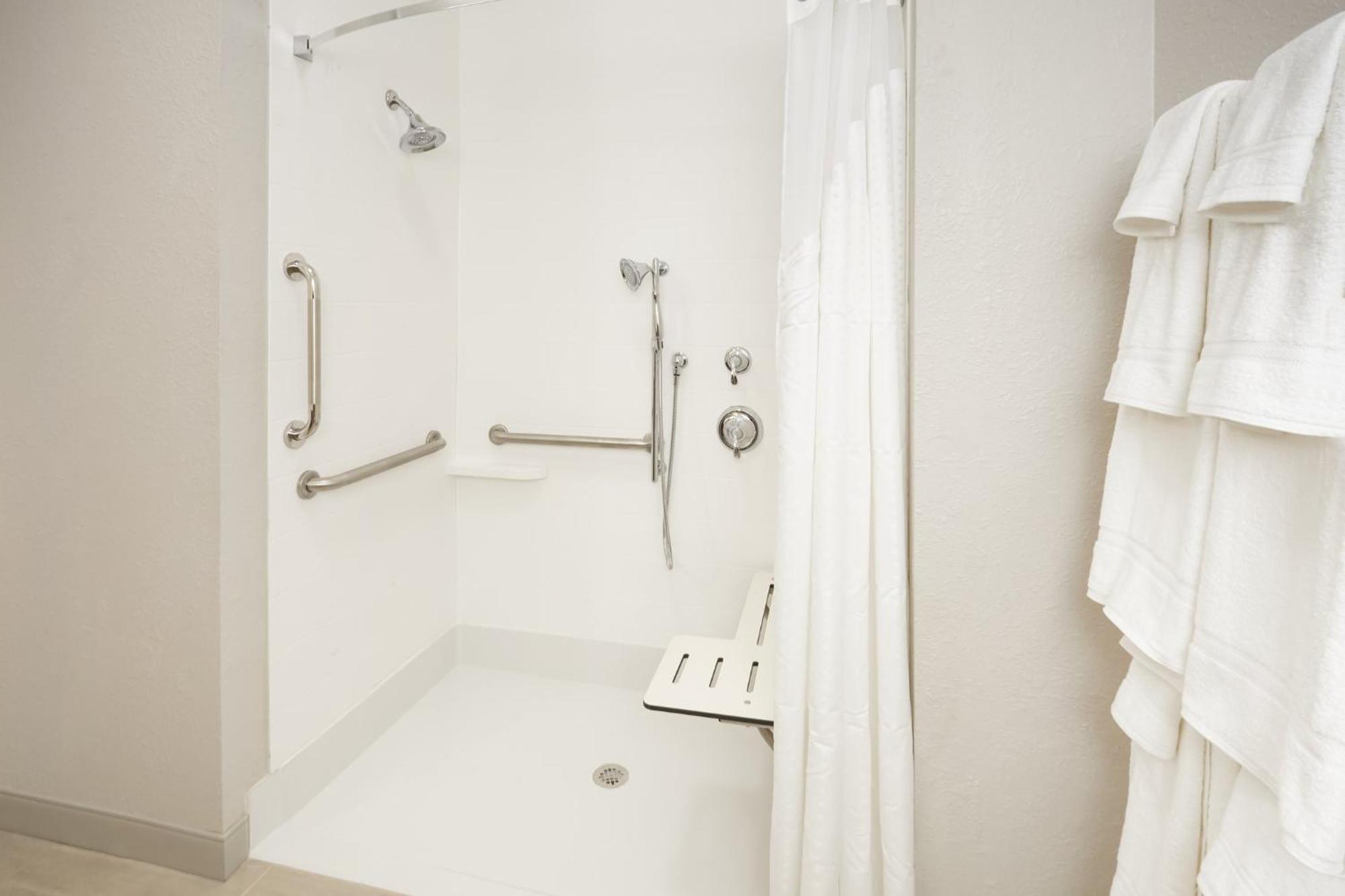 Holiday Inn Express & Suites Chicago North Shore - Niles By Ihg Εξωτερικό φωτογραφία
