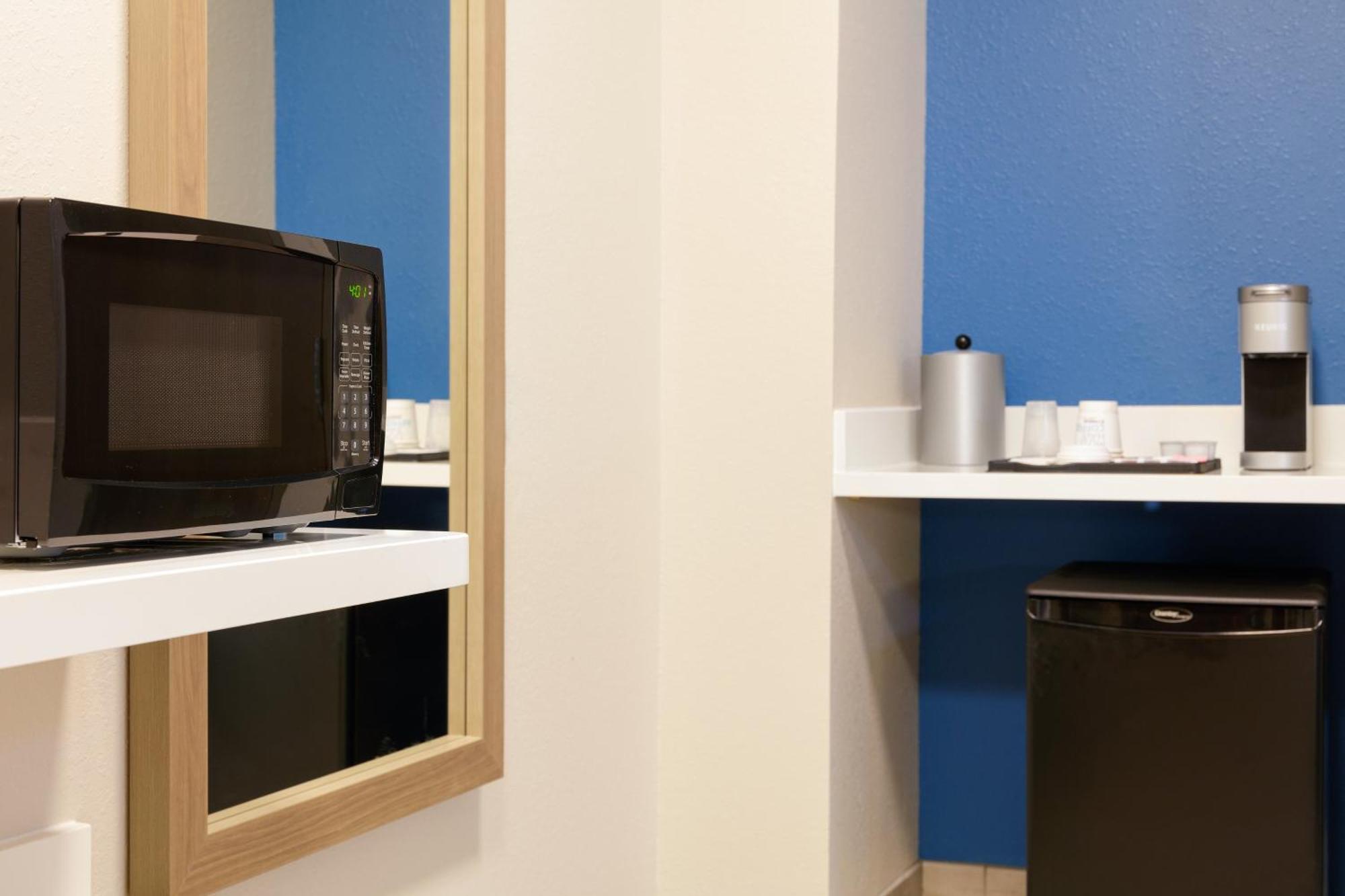 Holiday Inn Express & Suites Chicago North Shore - Niles By Ihg Εξωτερικό φωτογραφία