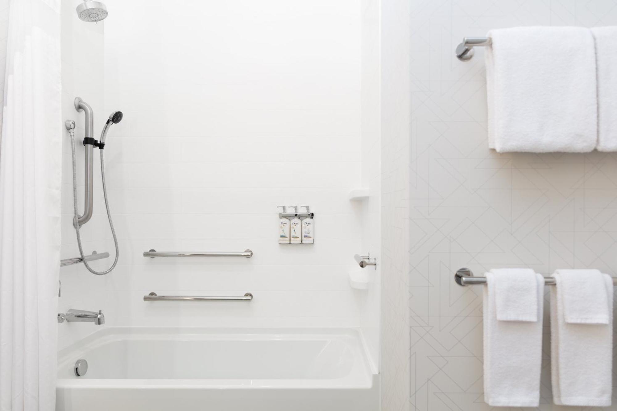 Holiday Inn Express & Suites Chicago North Shore - Niles By Ihg Εξωτερικό φωτογραφία