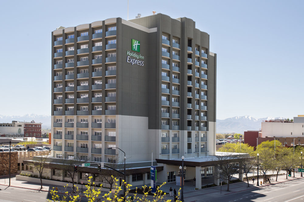 Holiday Inn Express & Suites Chicago North Shore - Niles By Ihg Εξωτερικό φωτογραφία
